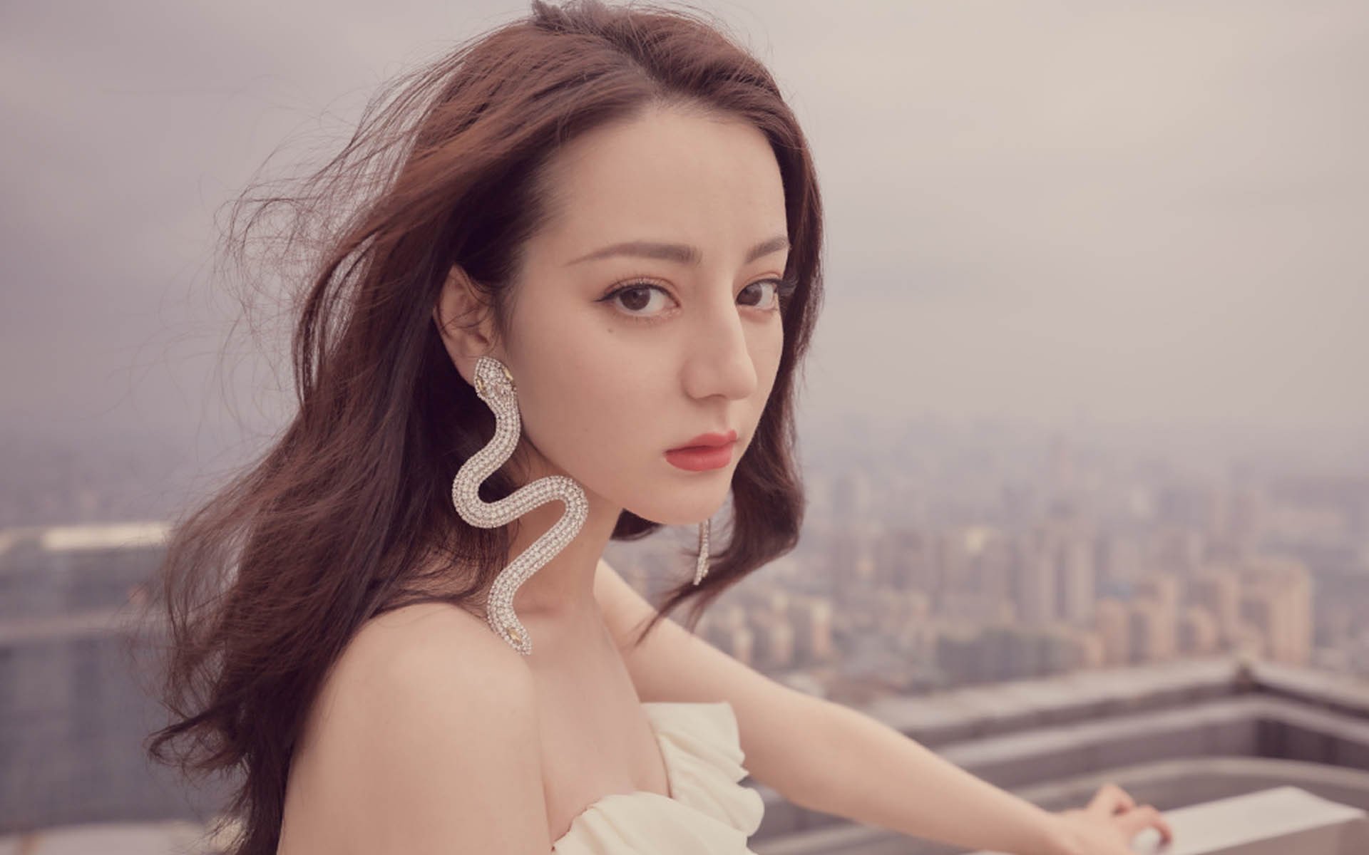 _可再生能源动力长跑：绿色运动新标杆_，可再生能源和绿色能源