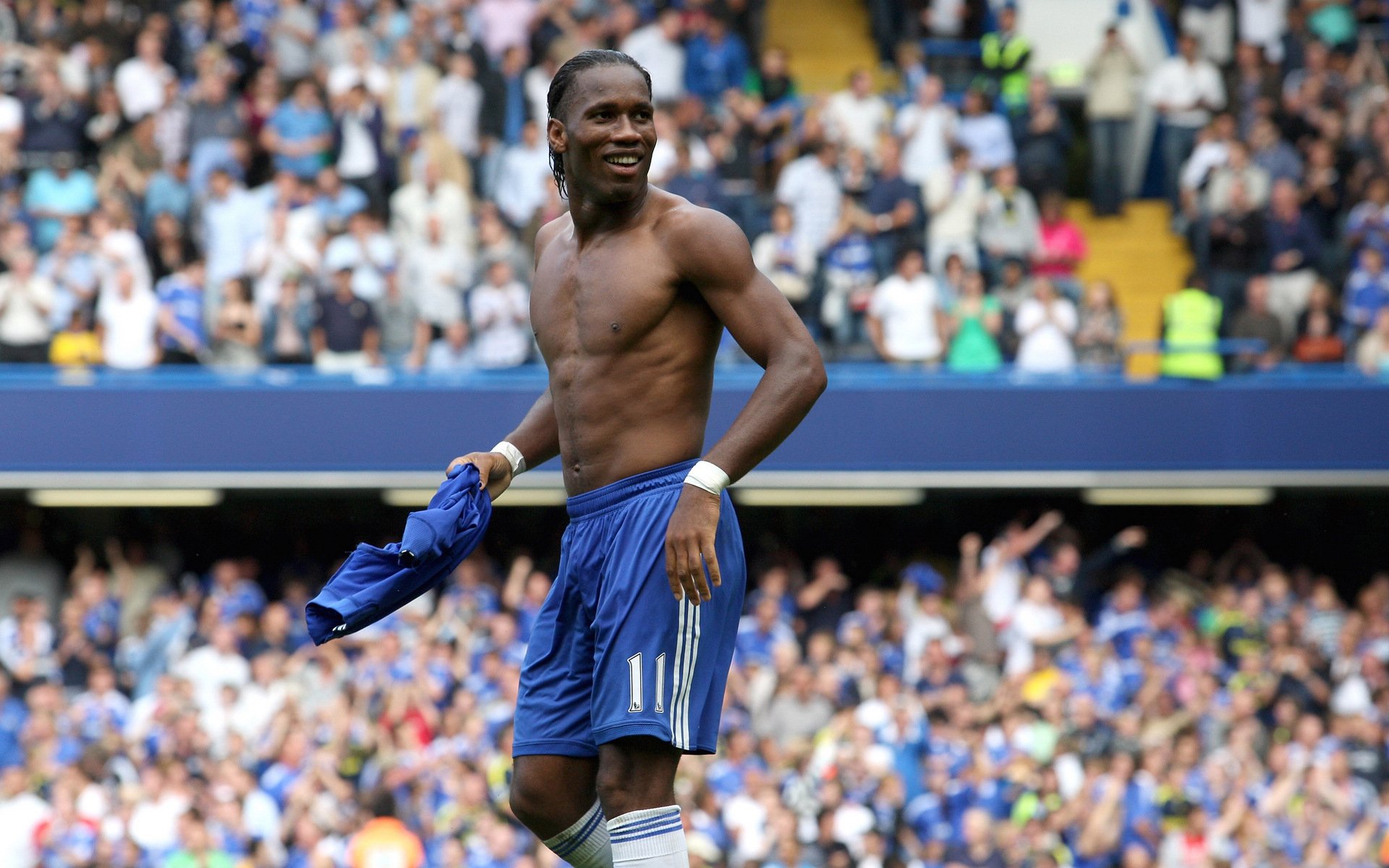 腾讯电竞赛事打造沉浸式体验，腾讯电竞室