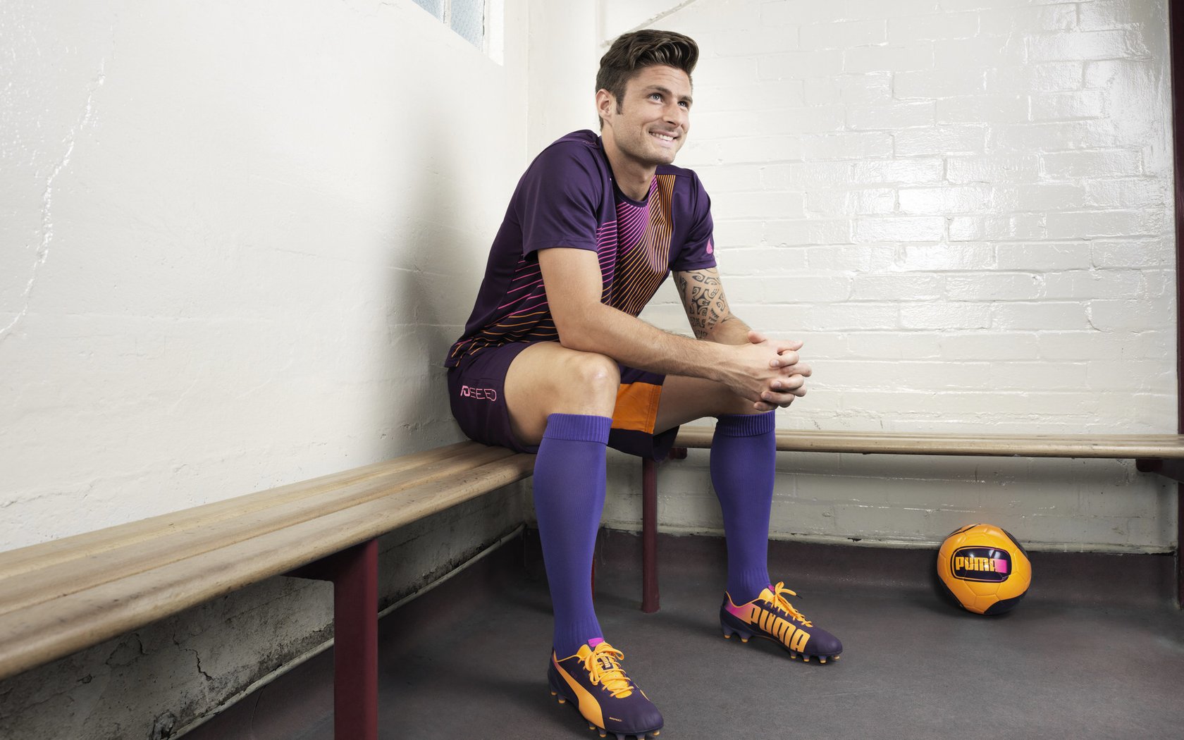 欧洲足坛变革:新政策引领未来发展轨迹,改变欧洲足坛格局的转会