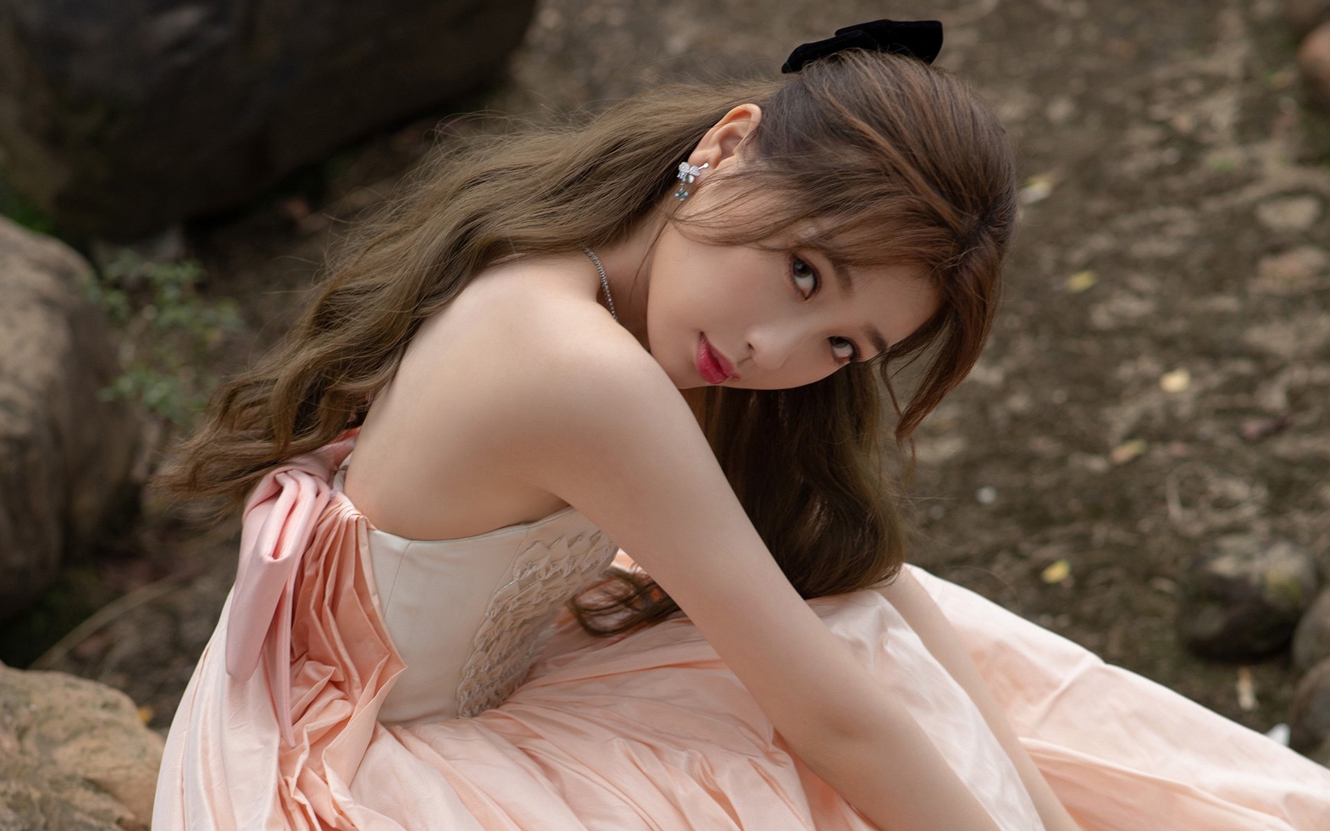 足球金融趣闻:俱乐部财务曝光与幕后故事,足球俱乐部财团